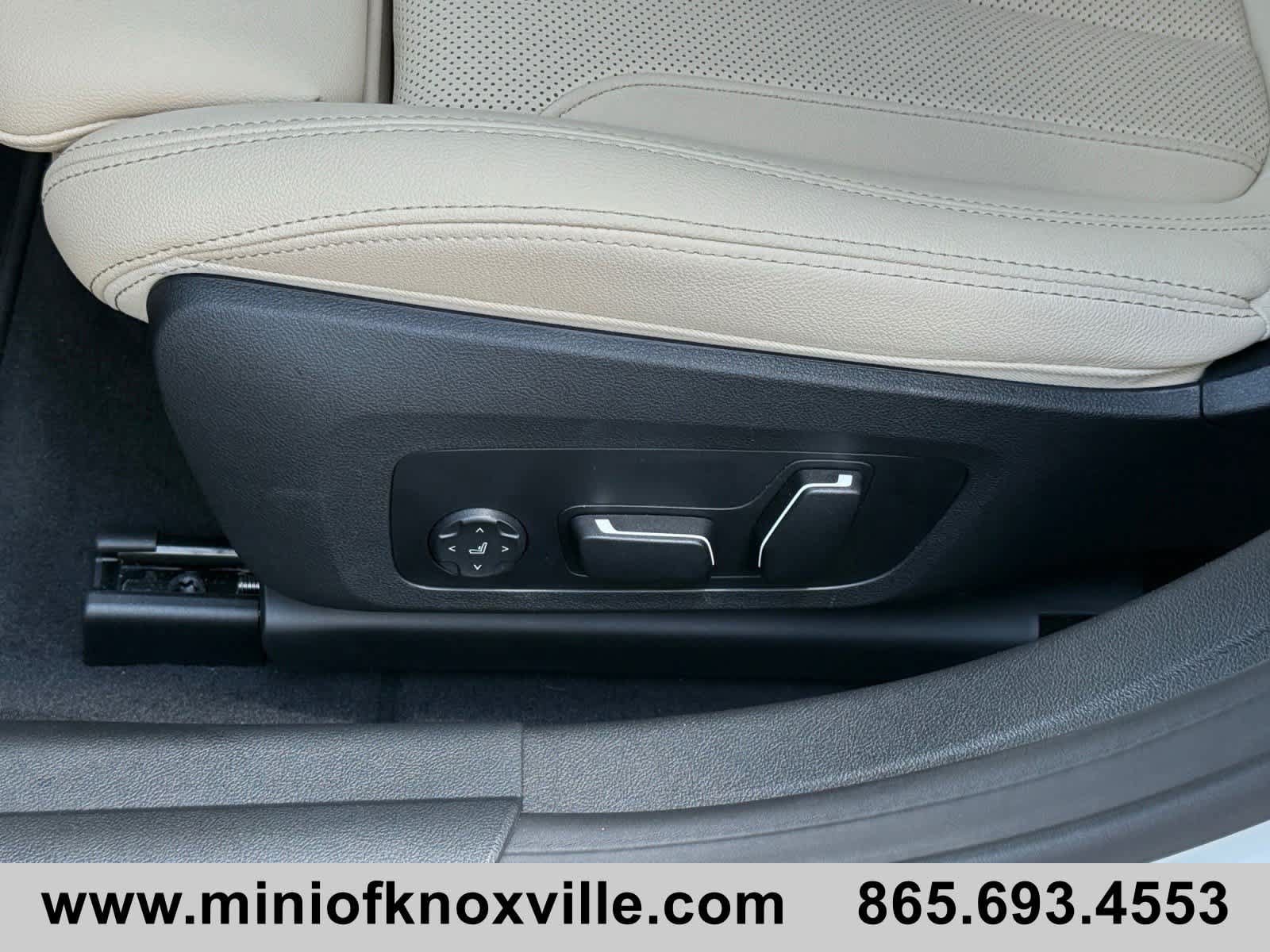 Used 2025 BMW i4 eDrive40 w/ Parking Assistance Package RWD image 11
