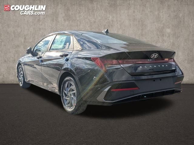 New 2026 Hyundai Elantra Blue image 6