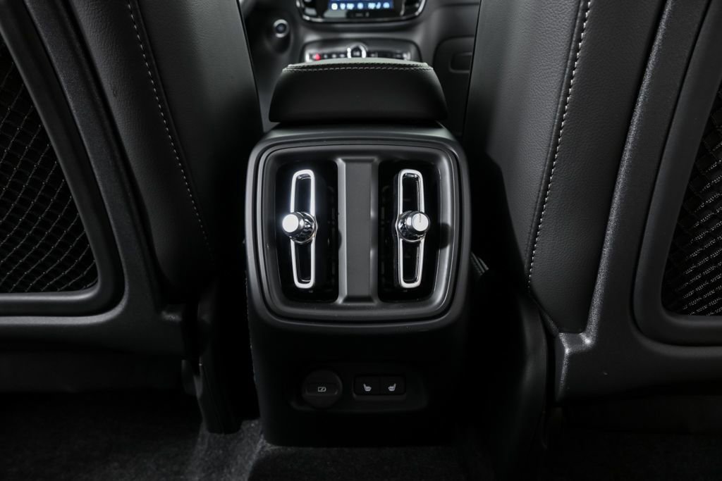 Certified 2026 Volvo XC40 B5 Core w/ Climate Package image 20