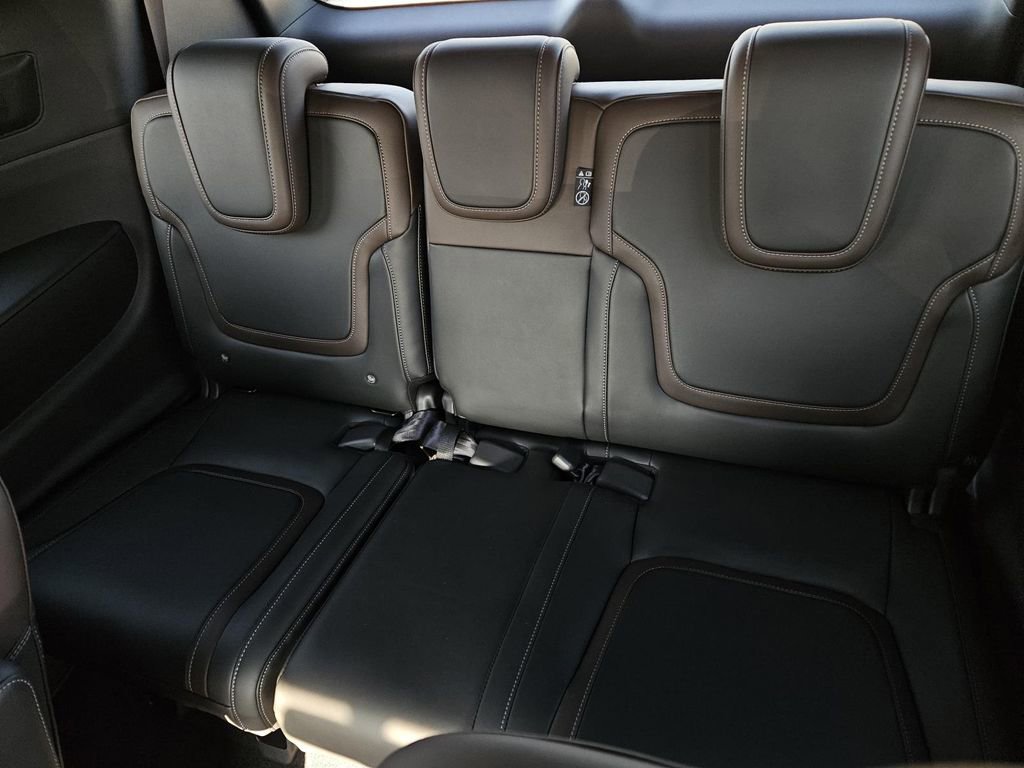 New 2026 Nissan Armada SL w/ Captain's Chari Seat Package image 8