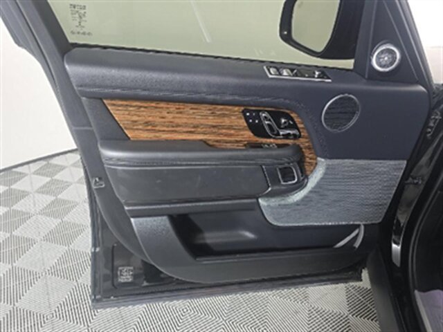 Used 2018 Land Rover Range Rover HSE AWD/4WD image 11