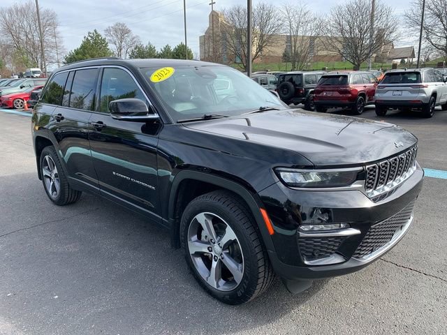 Used 2023 Jeep Grand Cherokee Limited w/ Luxury Tech Group II image 8