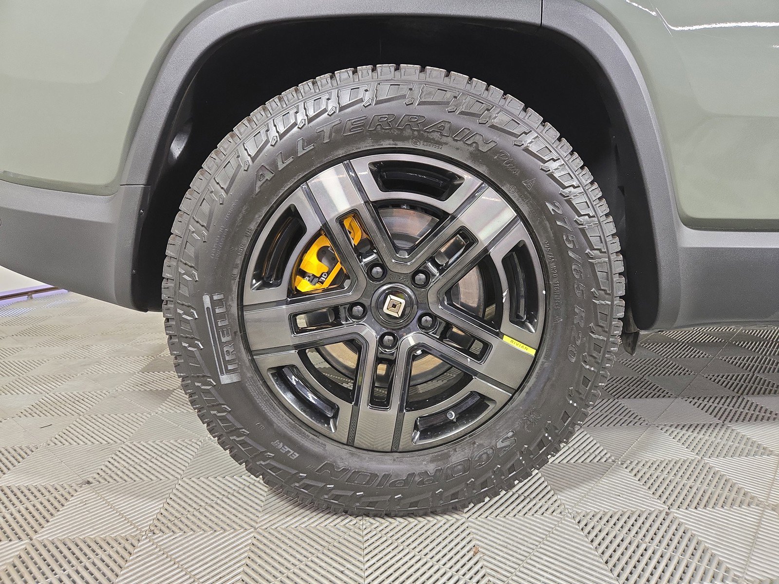 Used 2022 Rivian R1S Launch Edition image 12