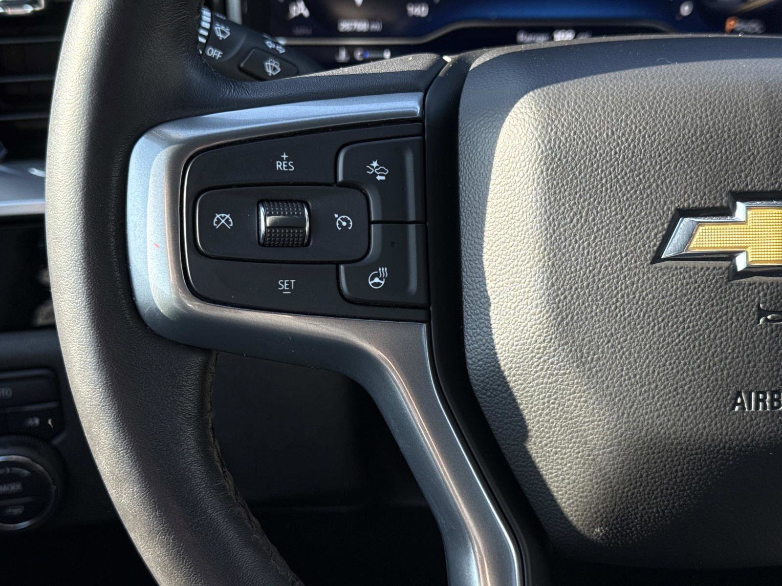 Used 2022 Chevrolet Silverado 1500 LT AWD/4WD image 7