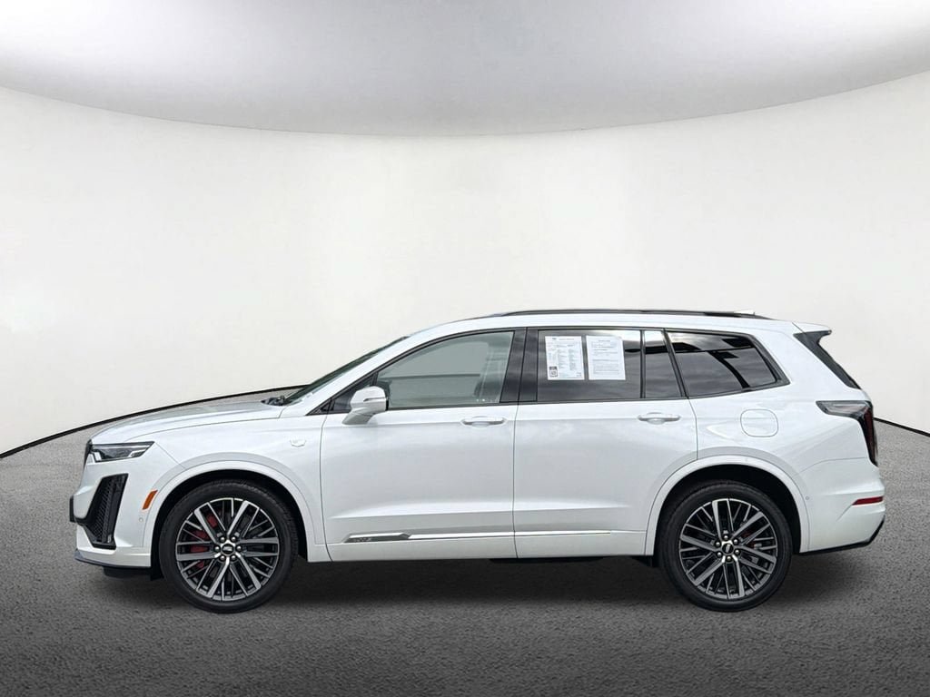 Certified 2025 Cadillac XT6 Sport w/ Platinum Package AWD/4WD image 17