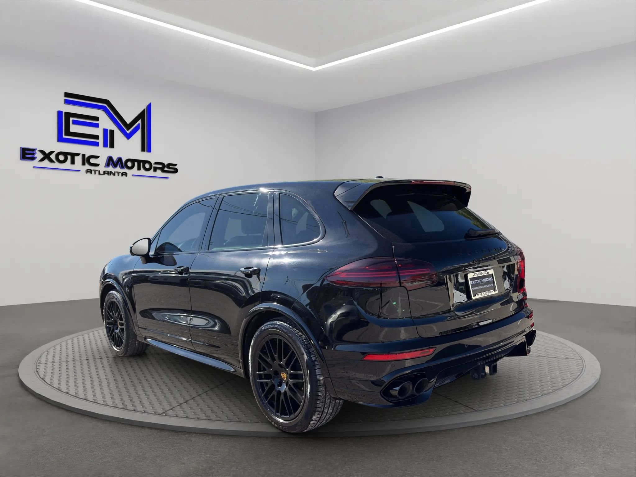 Used 2017 Porsche Cayenne GTS AWD/4WD image 3
