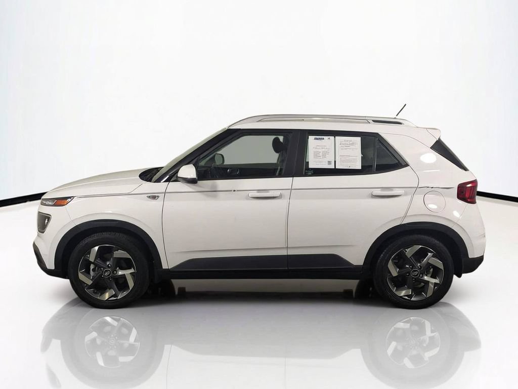 Used 2023 Hyundai Venue SEL FWD image 8
