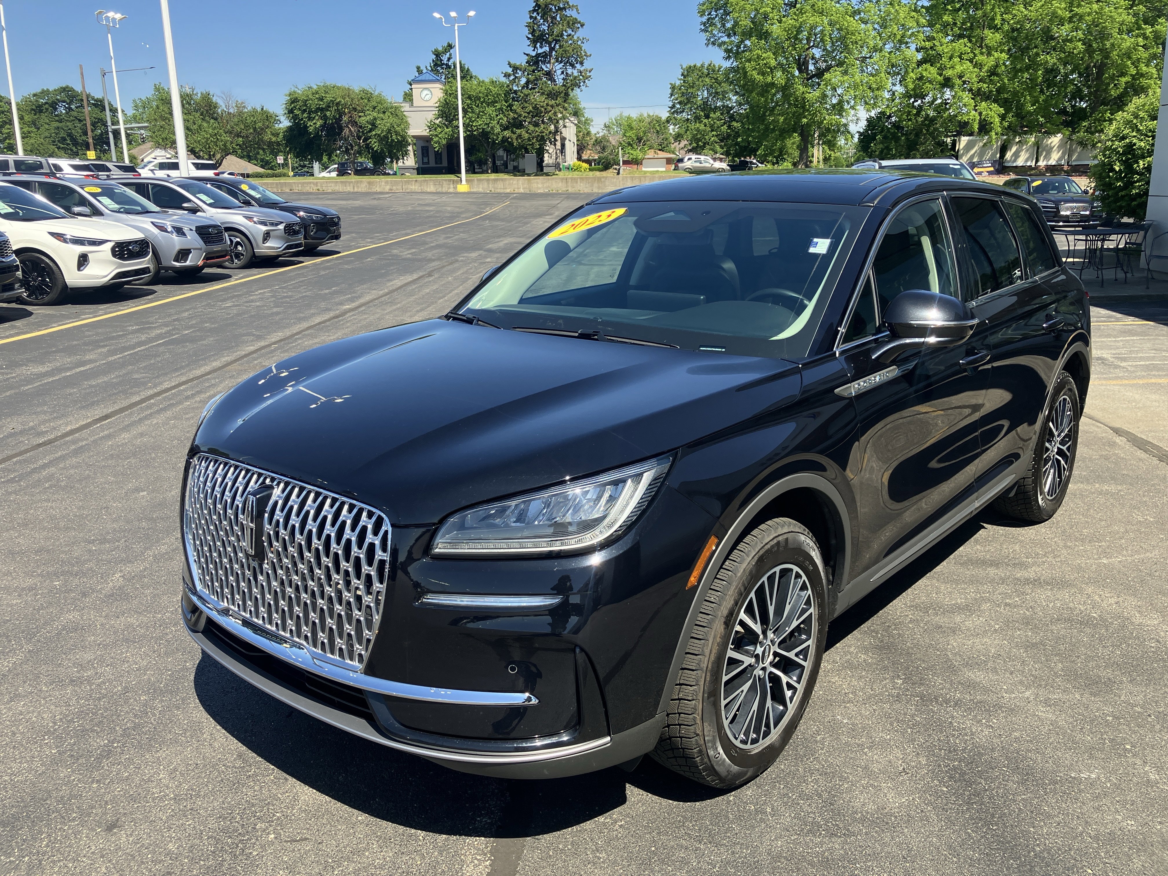 Used 2023 Lincoln Corsair AWD w/ Equipment Group 101A image 3