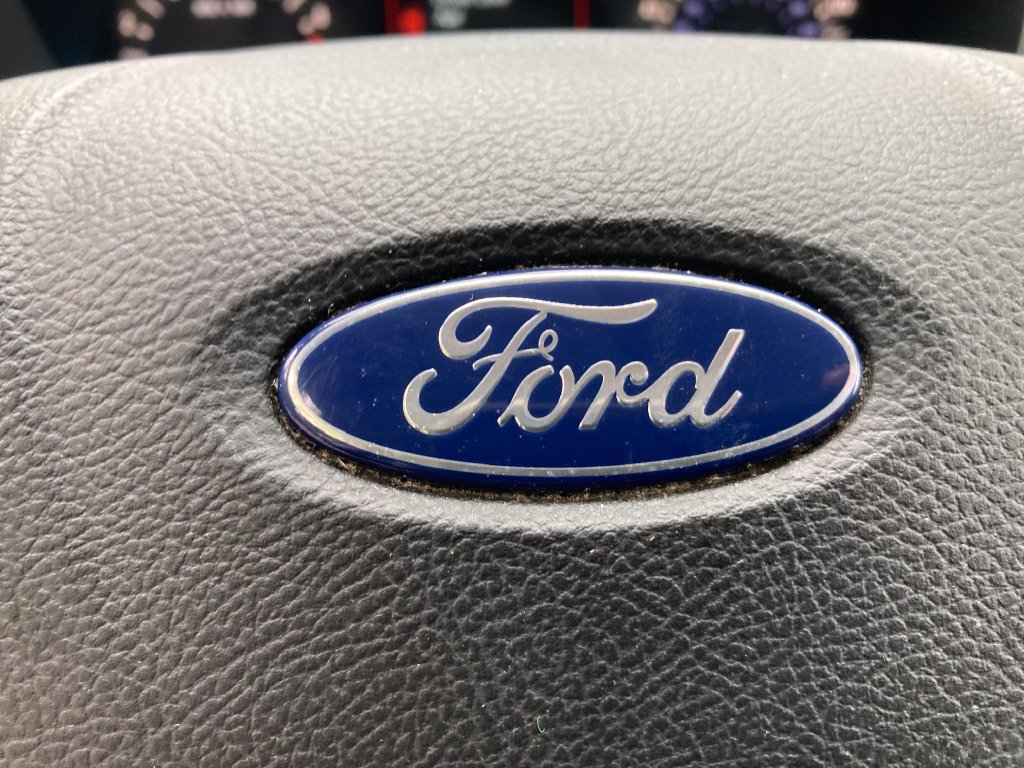 Used 2018 Ford Fusion SE FWD image 28