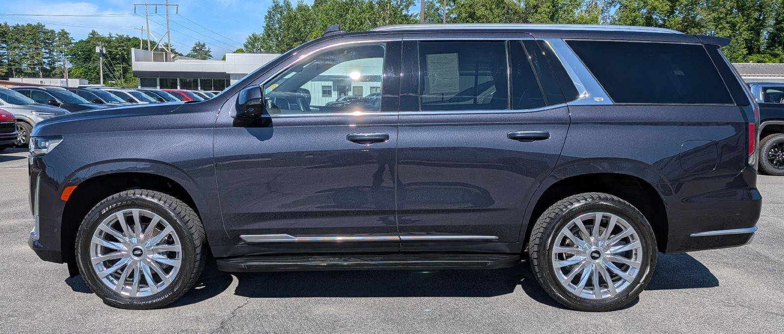 Used 2023 Cadillac Escalade Premium Luxury AWD/4WD image 6
