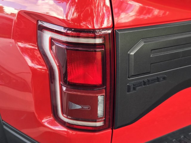 Used 2018 Ford F150 Raptor w/ Equipment Group 802A Luxury AWD/4WD image 8