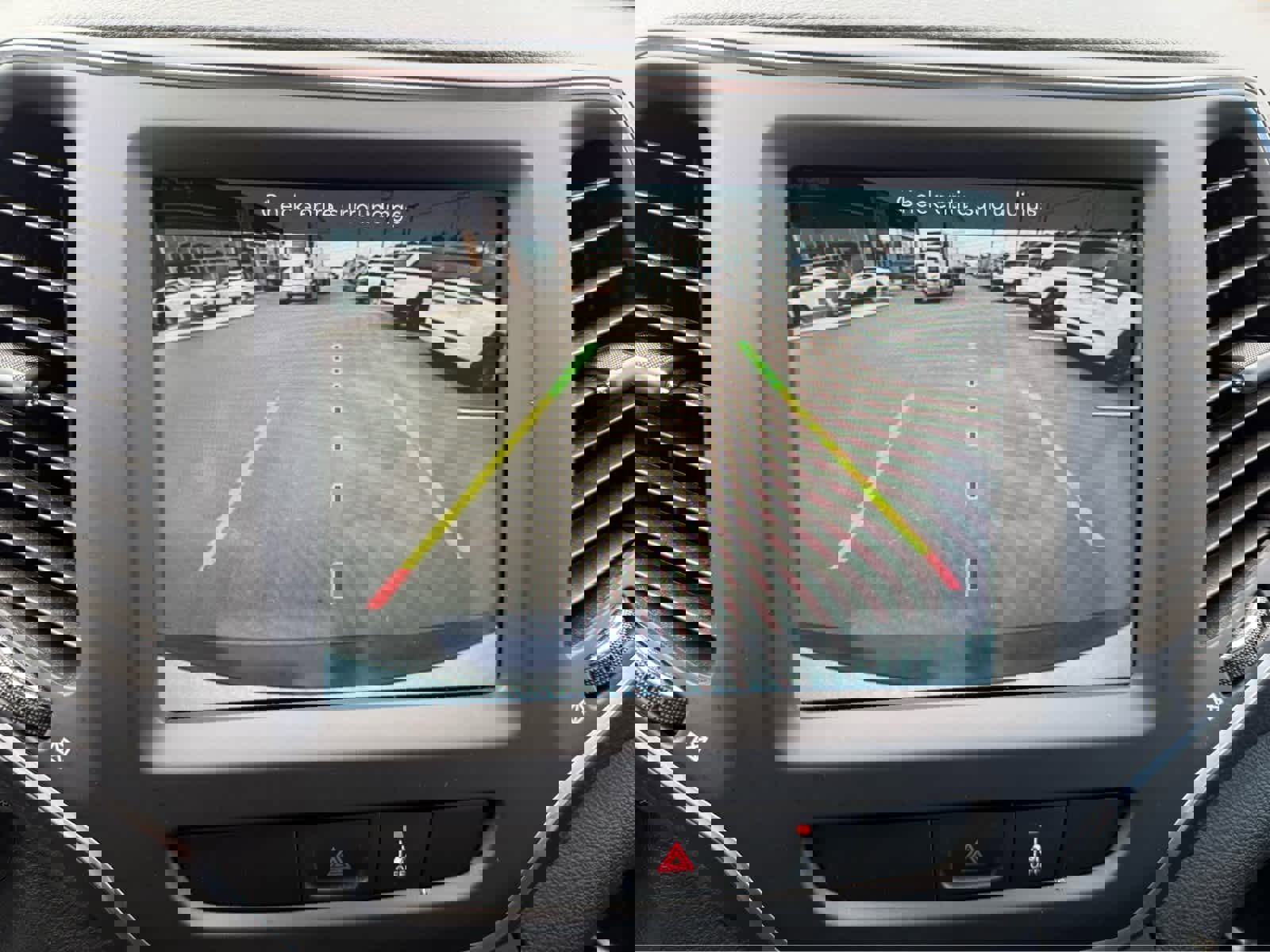 Used 2022 Jeep Cherokee Latitude AWD/4WD image 18