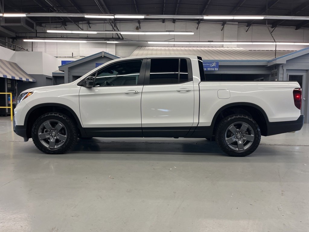 Used 2025 Honda Ridgeline TrailSport image 4