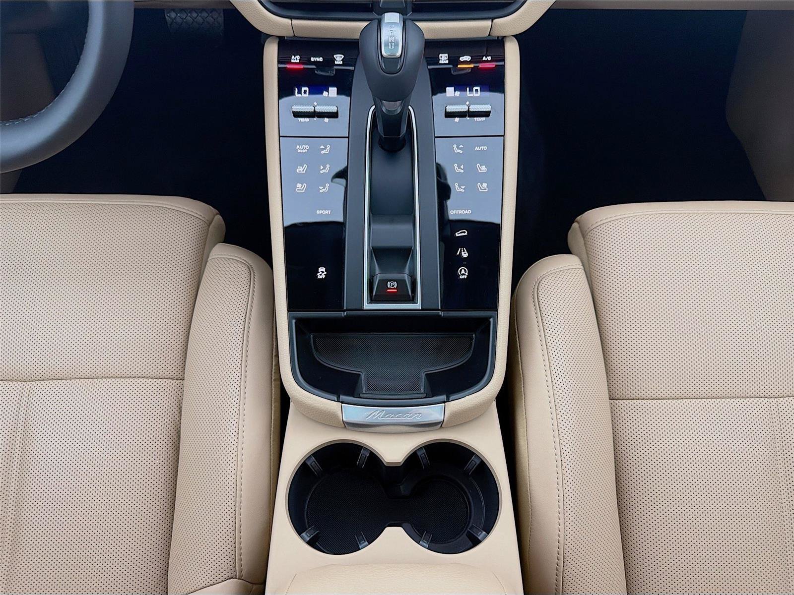 Certified 2026 Porsche Macan Turbo AWD/4WD image 20