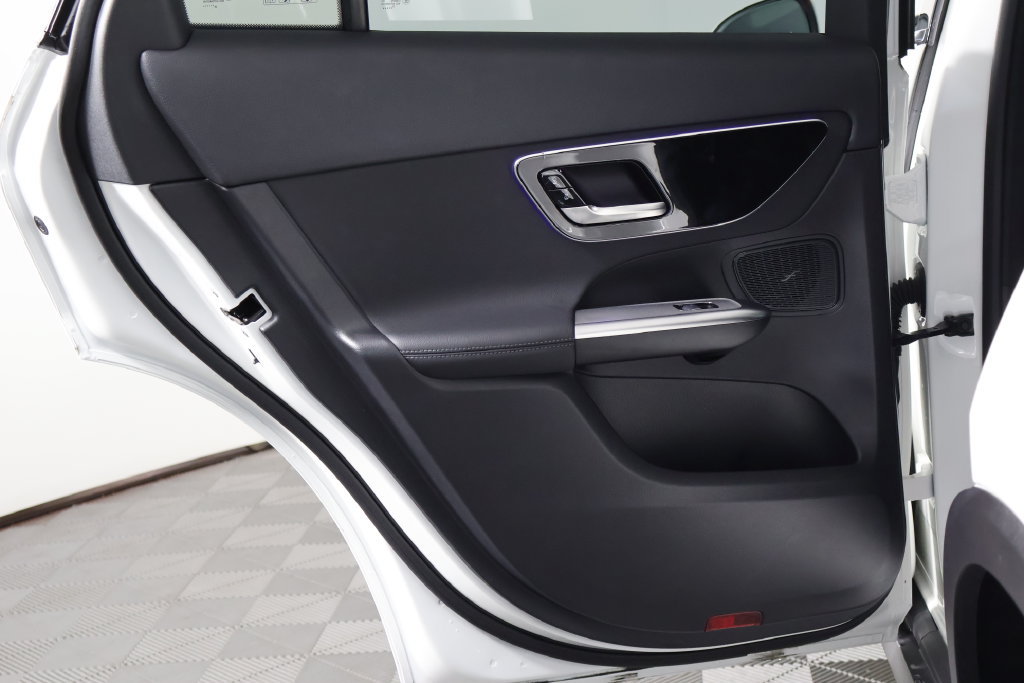 Certified 2026 Mercedes-Benz GLC 300 image 13
