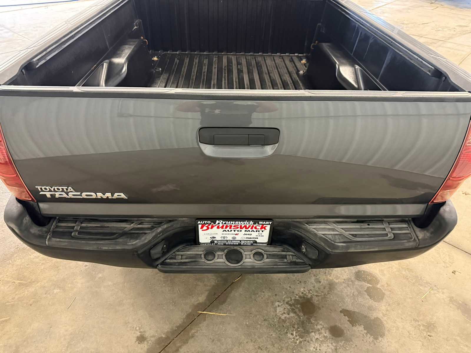 Used 2014 Toyota Tacoma 2WD Regular Cab image 16