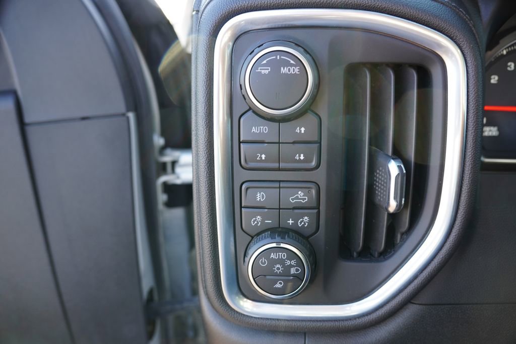 Certified 2022 Chevrolet Silverado 3500 LTZ w/ Gooseneck/5TH Wheel Package image 26