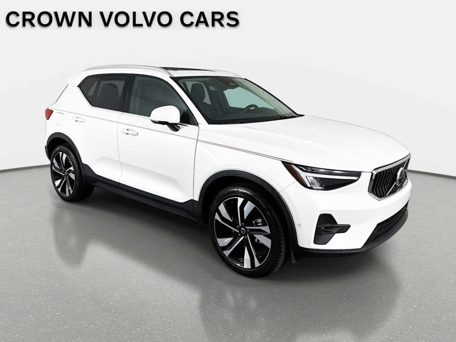 Used 2023 Volvo XC40 B5 Plus w/ Climate Package AWD/4WD image 4