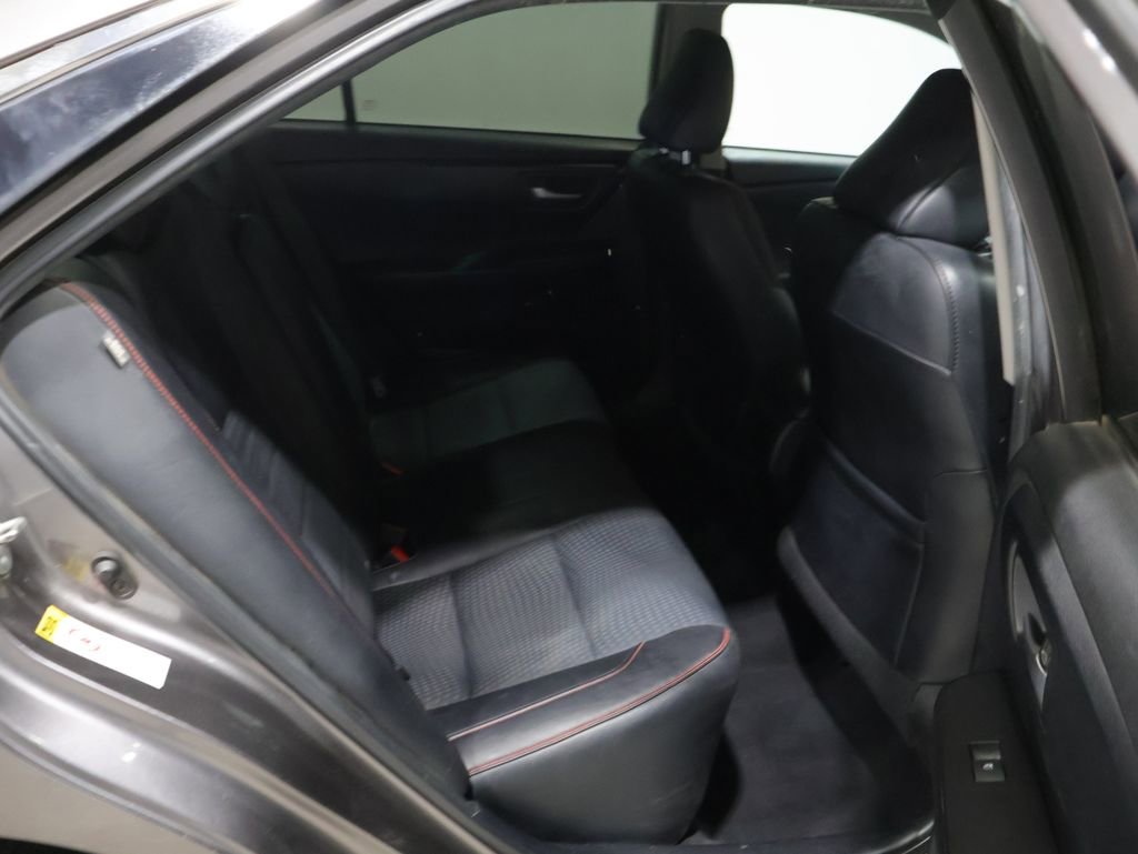 Used 2015 Toyota Camry SE image 17