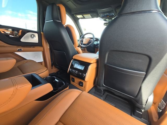Used 2023 Lincoln Aviator Black Label w/ Dynamic Handling Package image 17