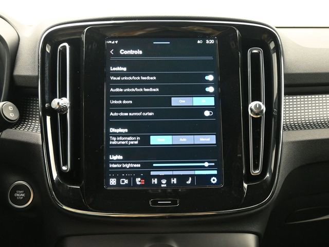 Used 2023 Volvo XC40 B5 Plus w/ Protection Package Premier image 16