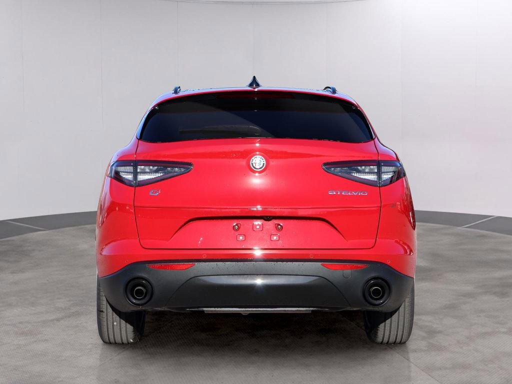 New 2025 Alfa Romeo Stelvio Sprint image 6