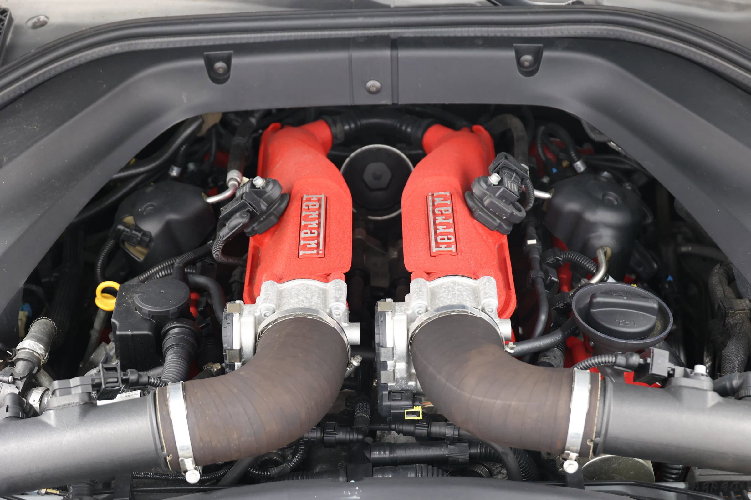 Used 2015 Ferrari California T image 96