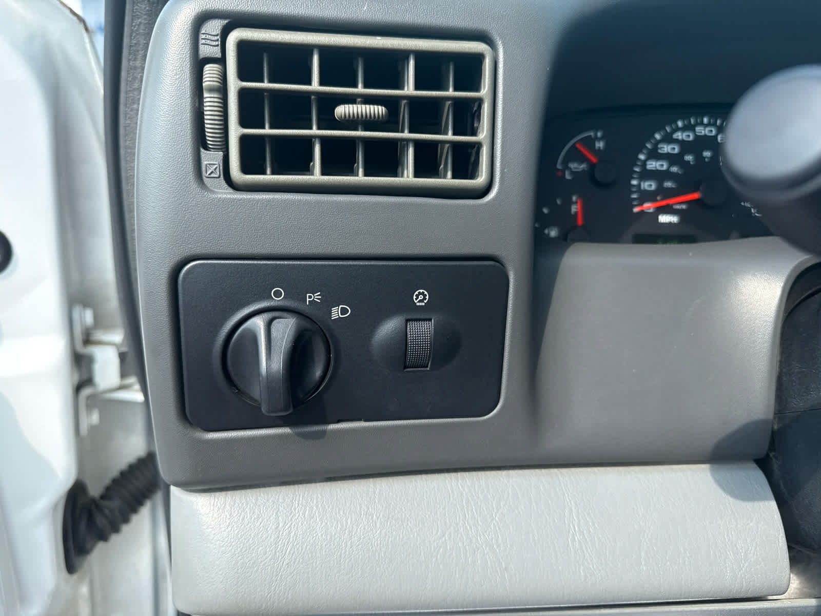 Used 2004 Ford F350 XL AWD/4WD image 16