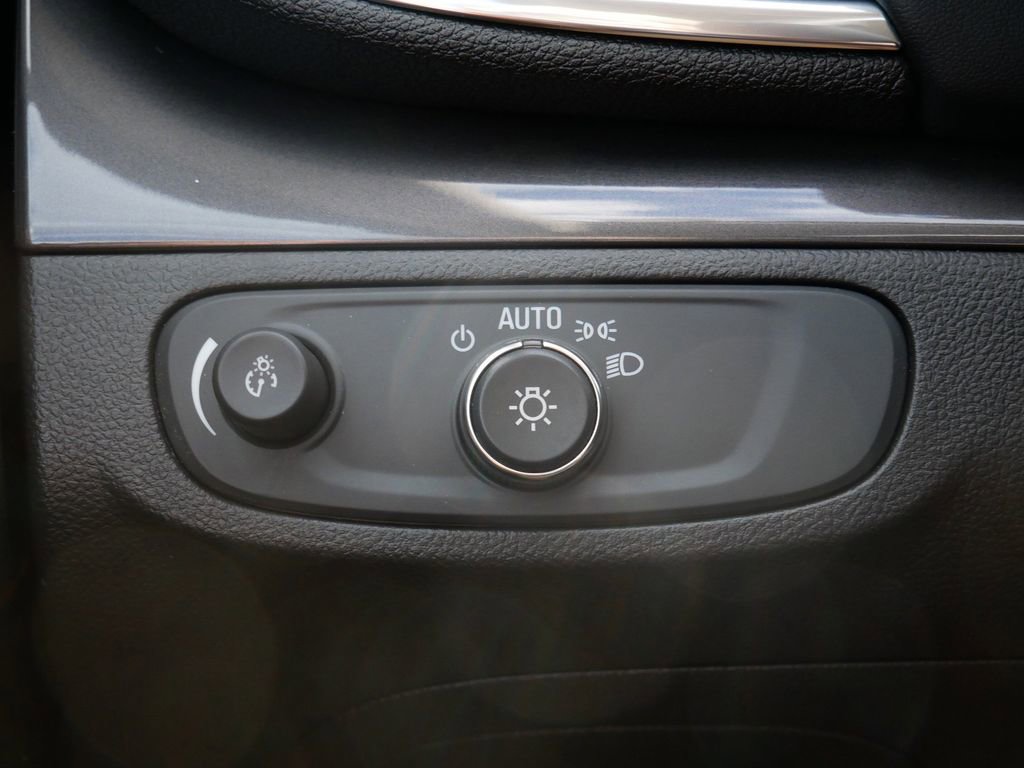 Used 2021 Buick Encore Preferred FWD image 16