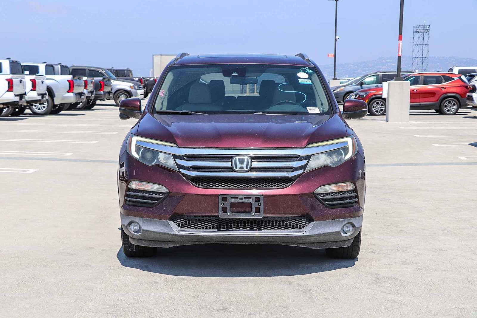 Used 2017 Honda Pilot Touring image 2