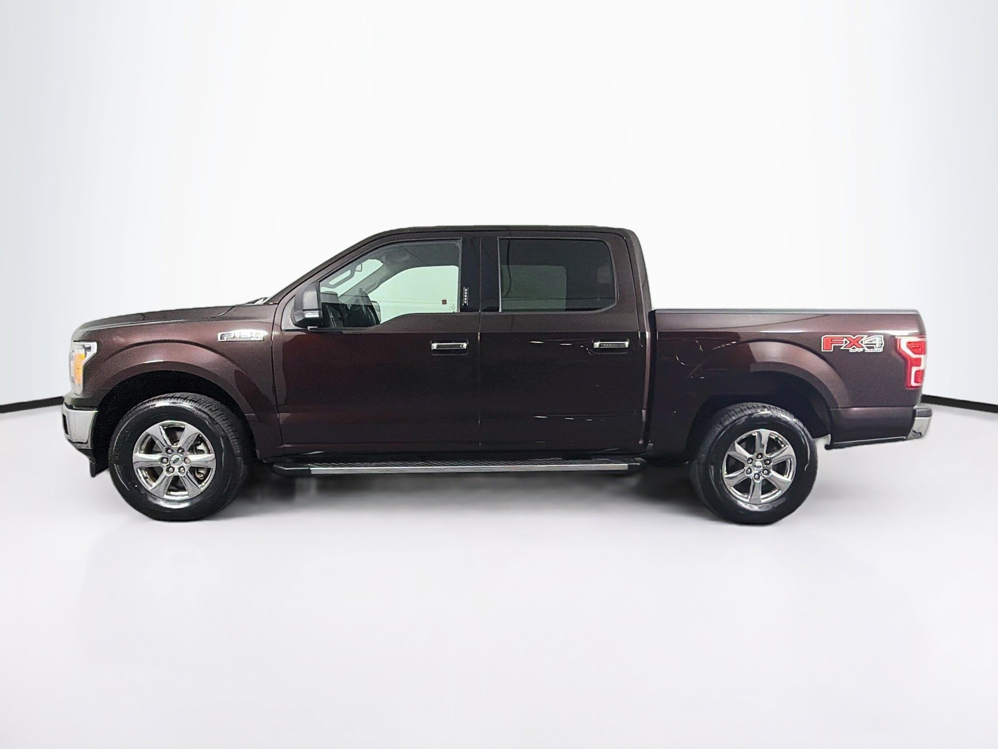 Used 2018 Ford F150 XLT w/ Equipment Group 302A Luxury AWD/4WD image 4
