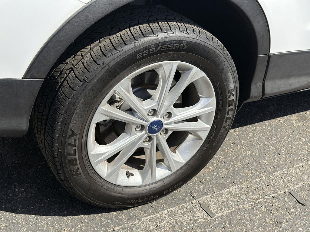 Used 2017 Ford Escape SE FWD image 5