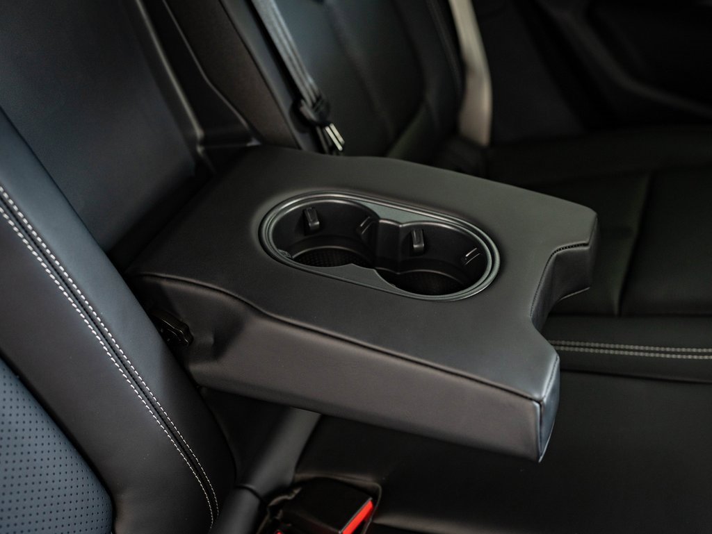 New 2026 Porsche Macan Turbo image 48