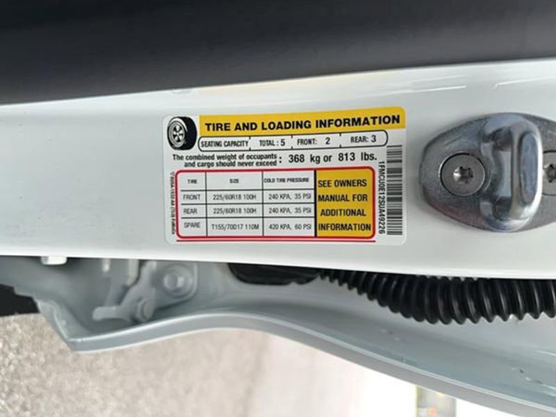 New 2025 Ford Escape SE image 39