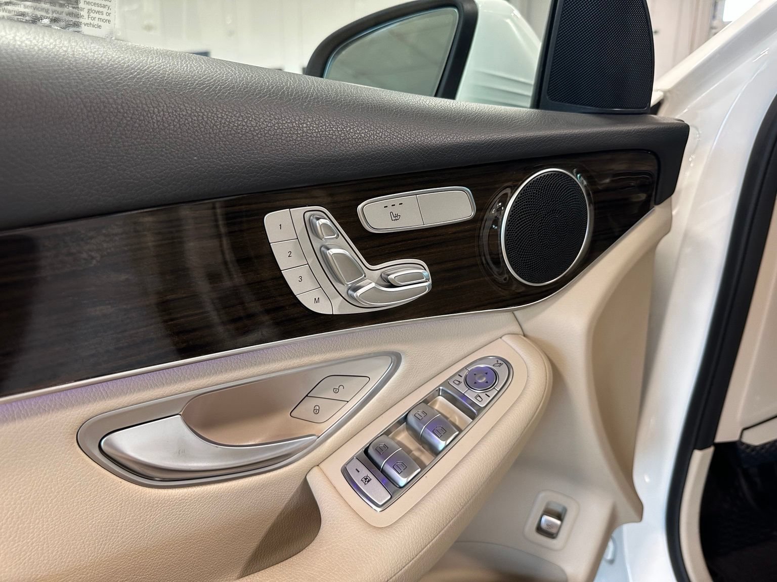 Used 2022 Mercedes-Benz GLC 300 image 12