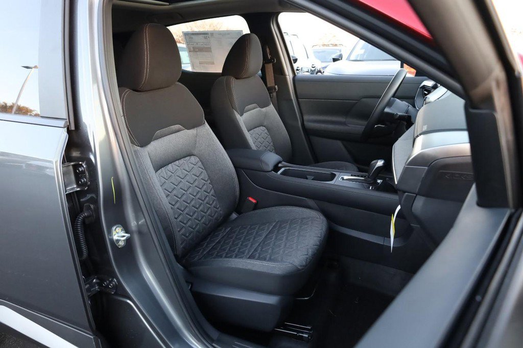 New 2026 Nissan Kicks SV w/ SV Premium Package image 25