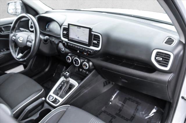 Used 2023 Hyundai Venue Limited image 24