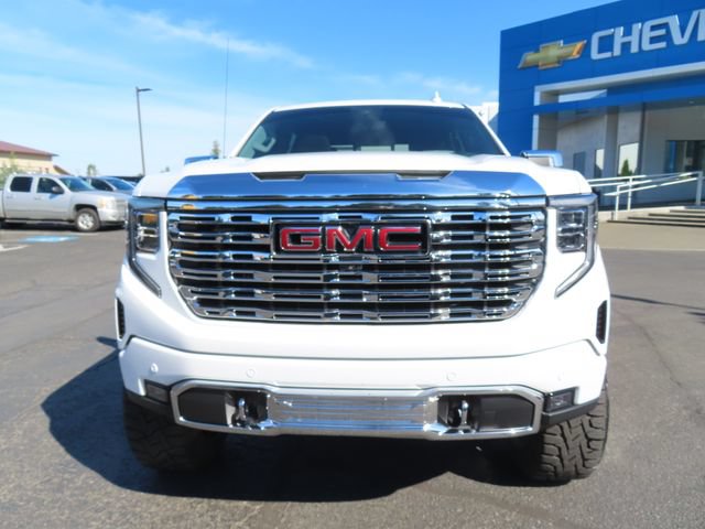 Used 2023 GMC Sierra 1500 Denali w/ Technology Package AWD/4WD image 2