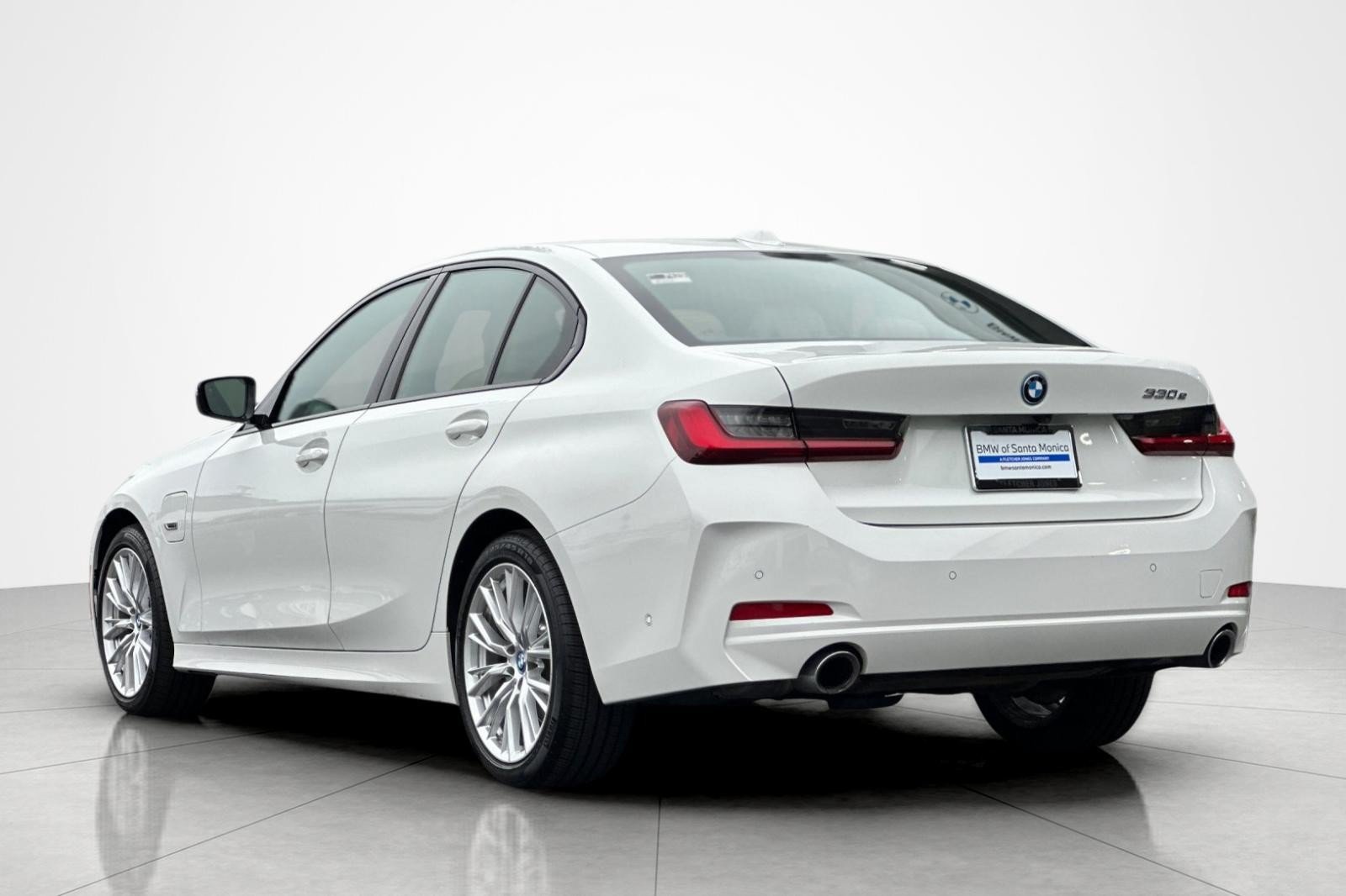 Used 2023 BMW 330e w/ Premium Package RWD image 3