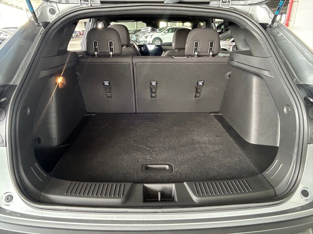 Used 2024 Chevrolet Trax RS w/ Driver Confidence Package image 40