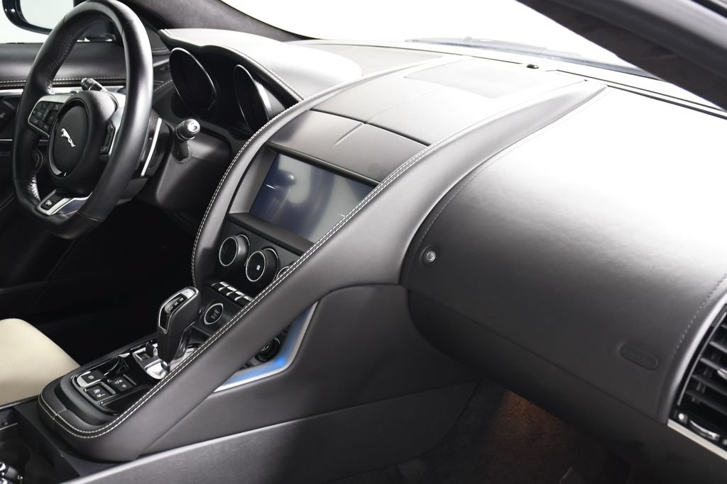 Used 2020 Jaguar F-TYPE R AWD/4WD image 21