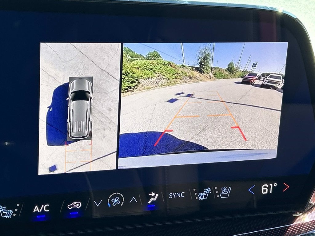 New 2027 Chevrolet Traverse RS FWD image 21