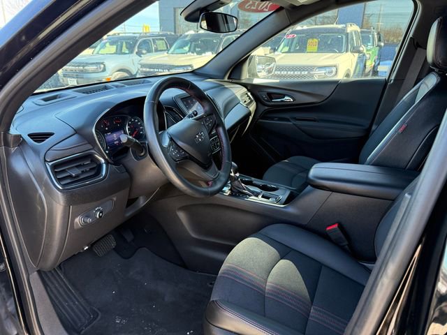 Used 2023 Chevrolet Equinox RS image 3