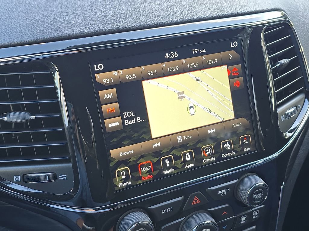 Used 2019 Jeep Grand Cherokee Laredo image 21