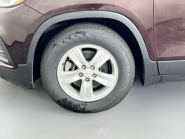Used 2020 Chevrolet Trax LT w/ LT Convenience Package FWD image 10