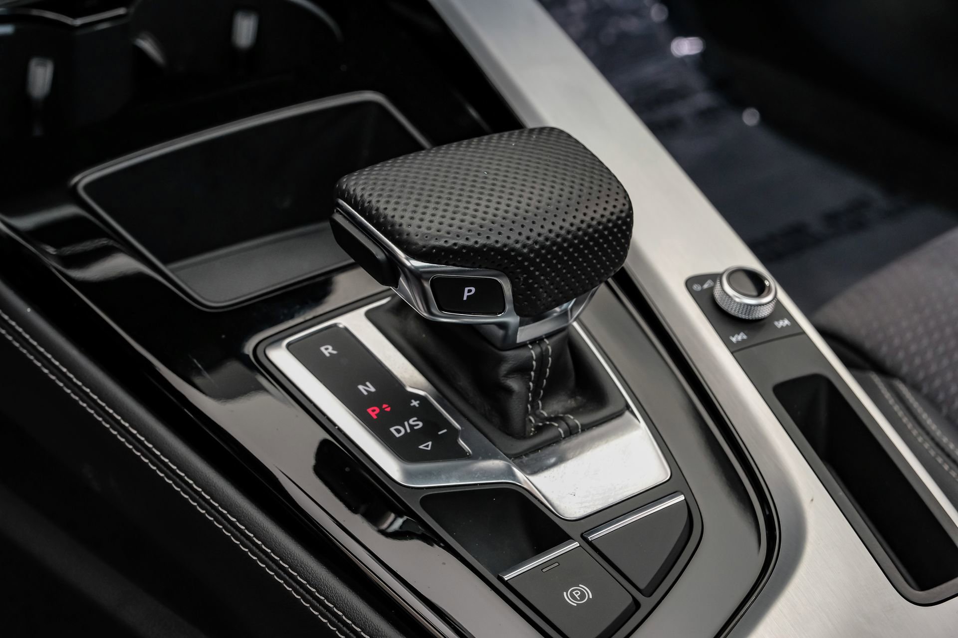 Used 2024 Audi A4 2.0T Premium Plus w/ Premium Plus Package image 31