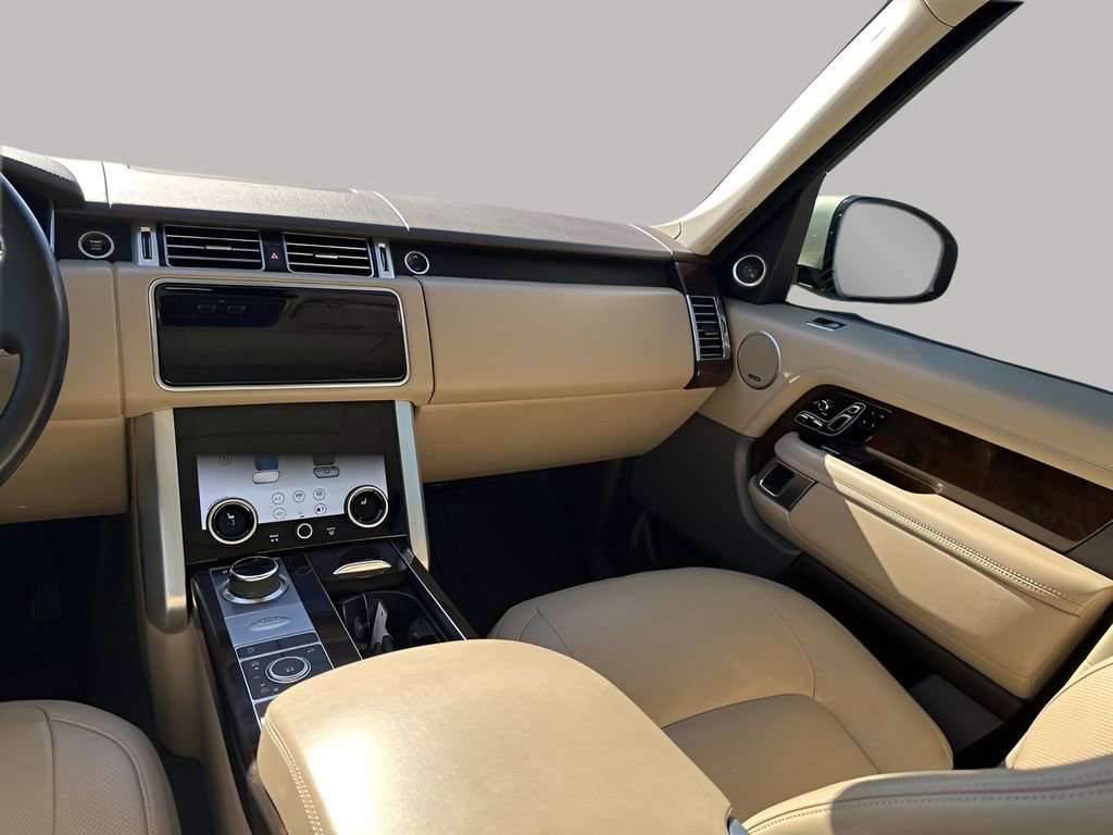Used 2020 Land Rover Range Rover HSE image 25