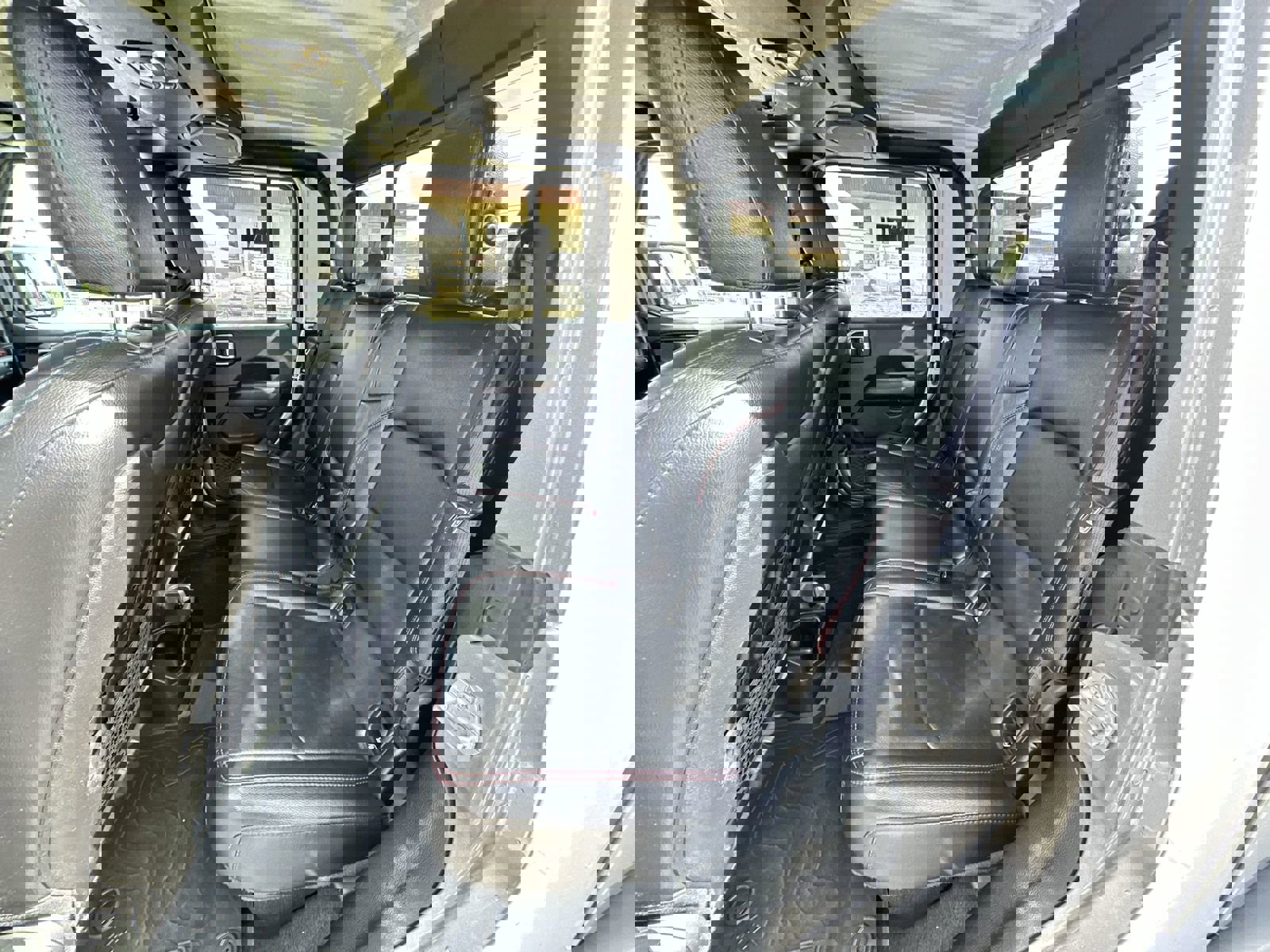 Used 2020 Jeep Gladiator Rubicon AWD/4WD image 25