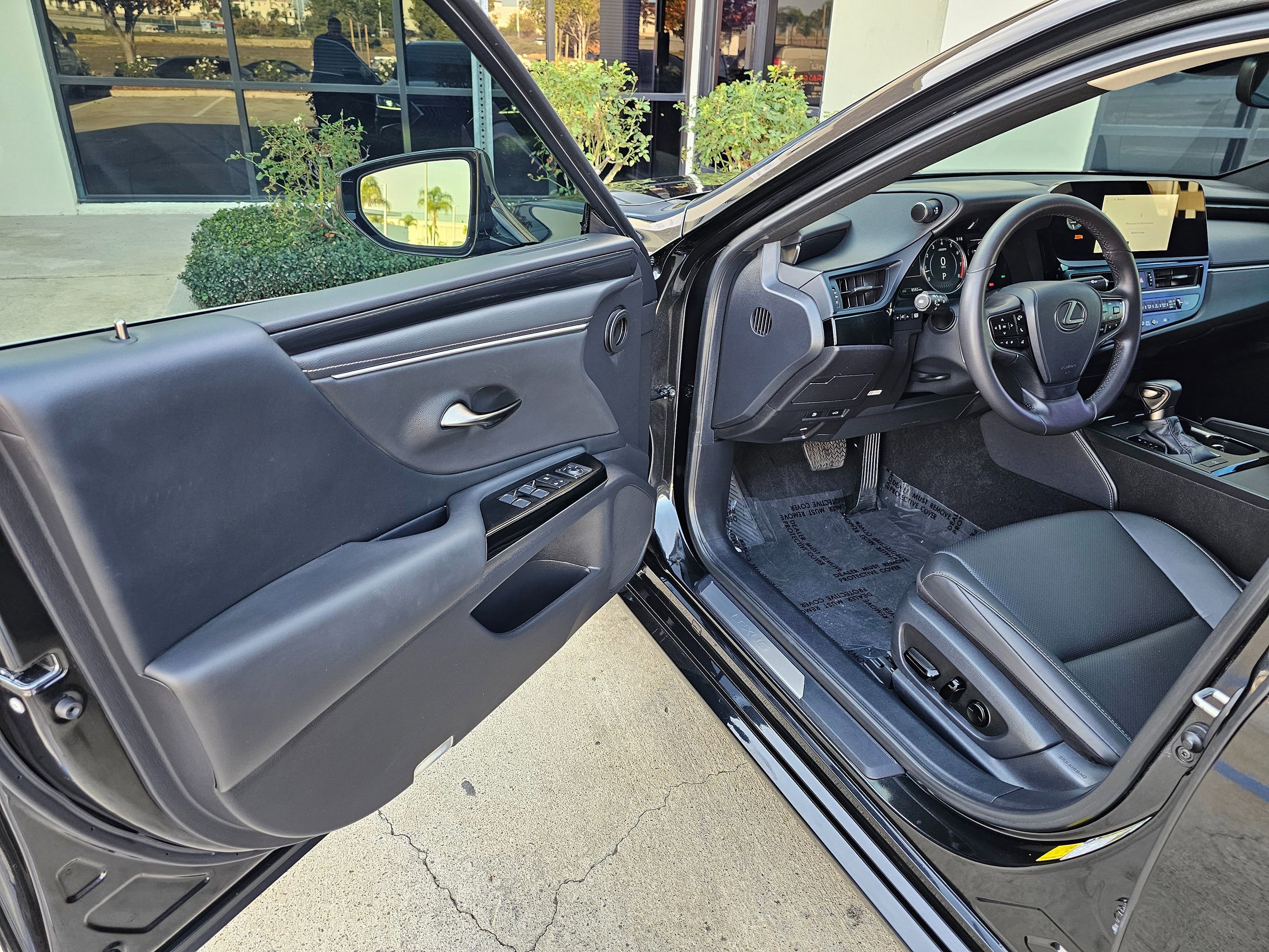 Used 2025 Lexus ES 350 w/ Accessory Package (Z2) FWD image 14