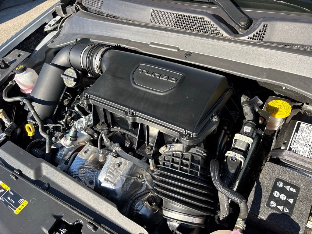 Used 2025 Jeep Compass Sport image 29